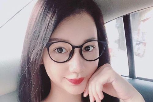 Dàn hot girl đời đầu nổi tiếng ngày nào giờ trở thành mẹ bỉm sữa