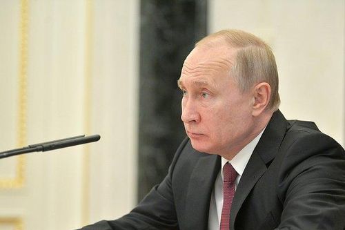 Tuyên bố bất ngờ của TT Putin khi ông Zelensky tính cấp quốc tịch Ukraine cho người Nga