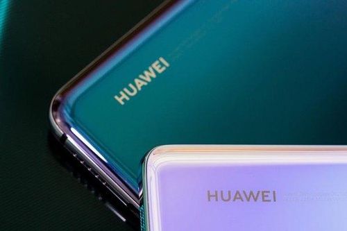 Điện thoại Huawei rớt giá thê thảm khi người dùng đổ xô bán tháo