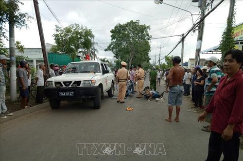 Hai xe máy đâm trực diện, 3 người thương vong