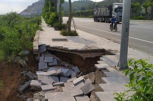 Mới đưa vào sử dụng, tuyến đường 10 làn đẹp nhất Quảng Ninh bất ngờ sụt lún