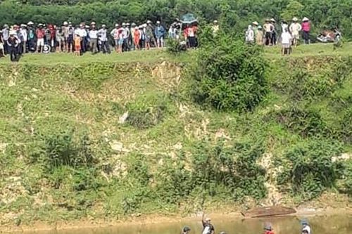 Đi mò hến, chồng và con trai riêng của vợ đuối nước tử vong thương tâm