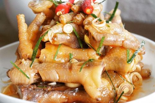 Tự làm chân gà ngâm sả tắc nhâm nhi cuối ngày
