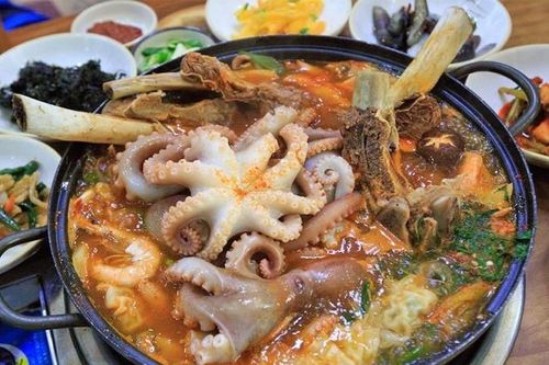 Ăn hải sản tươi sống ngoe nguẩy ở khu chợ lớn nhất Hàn Quốc