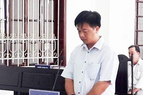 Clip: Y án sơ thẩm 2 năm tù nguyên Chủ tịch xã tham ô hơn 60 triệu đồng