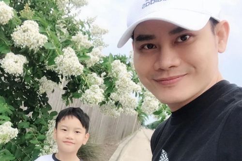 MC VTV Hồng Phúc xúc động chia sẻ diễn biến bệnh hiếm gặp của con