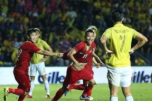 Tuyển Việt Nam lên vị trí 96 thế giới, Thái Lan sa thải huấn luyện viên