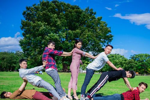 Cách chụp ảnh nhóm 'siêu ngầu' lưu giữ thanh xuân khi đi du lịch