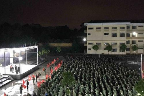 Tâm sự của phụ huynh có con 'bị nhiễm virus quân sự' làm dân tình 'cười bò'
