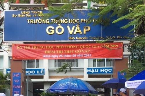 Các thí sinh đã hoàn thành xong bài thi môn Ngữ Văn kỳ thi THPT Quốc gia 2019
