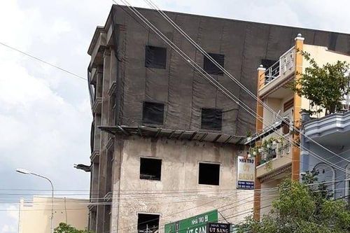 Vụ sập giàn giáo khiến 3 công nhân tử vong: Tháo dỡ 2 tầng thi công trái phép