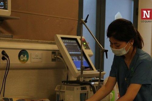 Thời tiết nắng nóng 40 độ C: Người cao tuổi nhập viện tăng cao, bác sĩ nói gì?