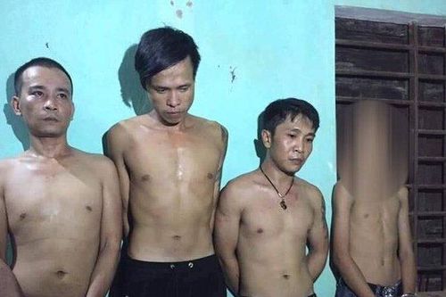 Bắt quả tang thiếu niên 14 tuổi cùng đàn anh tàng trữ trái phép chất ma túy