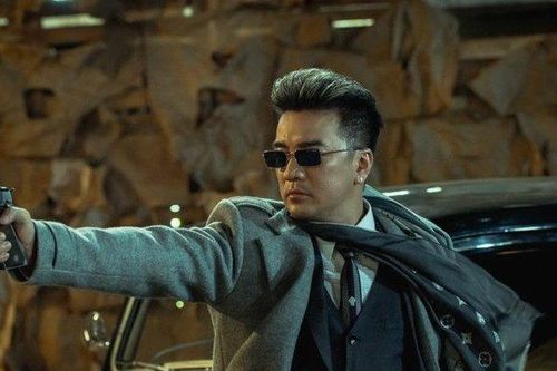 Đàm Vĩnh Hưng tự diễn màn đánh nhau, đấu súng trong MV mới