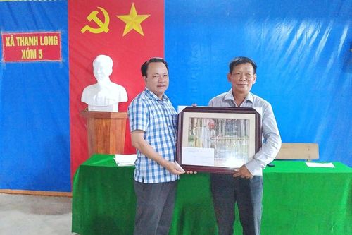 Các Ủy viên Ban Thường vụ Tỉnh ủy dự sinh hoạt chi bộ tại một số địa phương