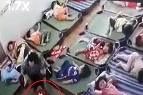 Xử lý nhà trẻ có bảo mẫu đánh cháu bé 3 tuổi chảy máu mũi vì không ngủ trưa