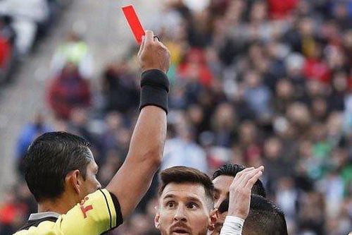 Messi nói gì khi phải nhận thẻ đỏ trong trận tranh hạng 3 Copa America 2019?