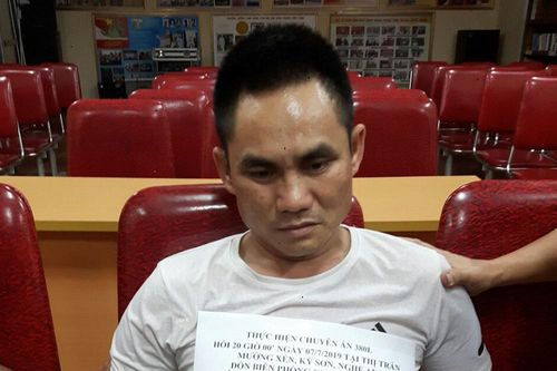 Tóm gọn đối tượng vận chuyển lượng ma túy lớn giữa phố núi