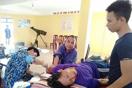 Cứu chữa kịp thời ngư dân bị tai nạn