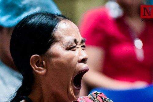 Hà Nội: Thời tiết oi bức, sáng sớm hàng trăm người xếp hàng đợi khám tại viện K