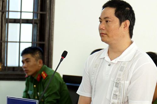 Kẻ dùng cuốc đánh chết hàng xóm vì tranh giành đất lĩnh 8 năm tù