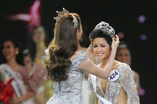 Đơn vị tổ chức Hoa hậu Hoàn Vũ Việt Nam nói gì trước tin H'Hen Niê làm gãy vương miện trị giá 2,7 tỷ đồng