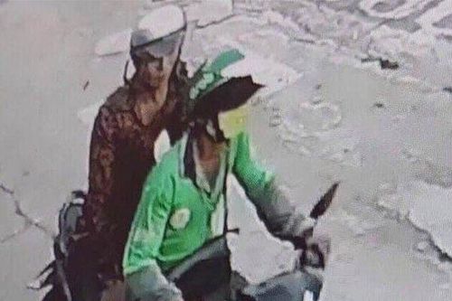 Diễn biến mới vụ bắt khách dọc đường, tài xế GrabBike bị kẻ cướp cứa cổ