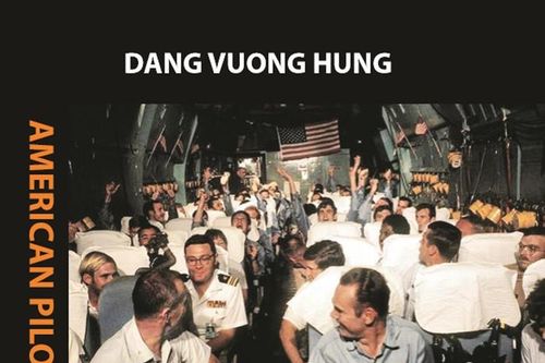Xúc động buổi ra mắt sách 'Phi công Mỹ ở Việt Nam' bản tiếng Anh
