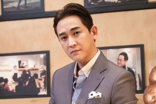 Hứa Vĩ Văn từng phải ăn cháo thay cơm vì tiền catse không đủ sống
