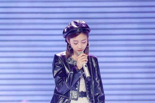 Juky San: Cô gái nhỏ nặng tâm tư với Indie, cố gắng để 'bố mẹ không phải nuôi cơm' và câu chuyện 'lần đầu bật mí' về Layla