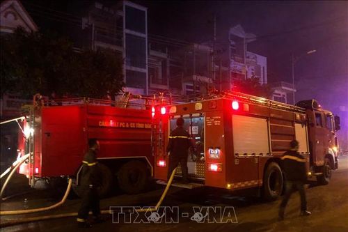 Lửa thiêu rụi 45 ki ốt ở chợ trung tâm huyện Ea Kar, Đắk Lắk