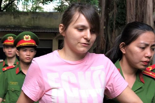 Môi giới gái mại dâm nước ngoài, 'tú bà' người Nga lĩnh án 3 năm tù