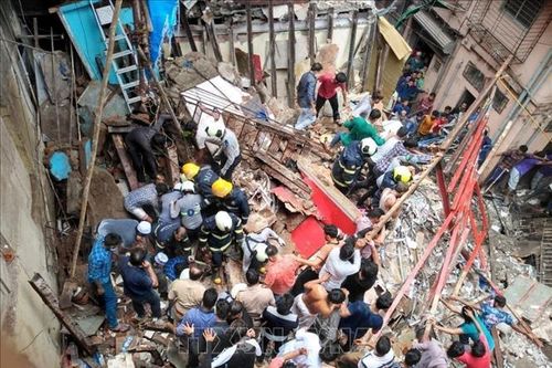Sập tòa nhà 4 tầng tại Mumbai: 4 người chết và 12 người vẫn mắc kẹt