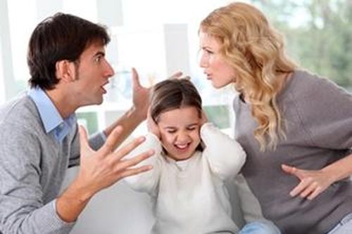 Những thói quen xấu của cha mẹ làm ảnh hưởng con cái