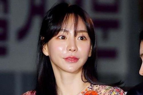 Hôn thê cũ Park Yoo Chun bị kết án 2 năm tù treo vì sử dụng ma túy