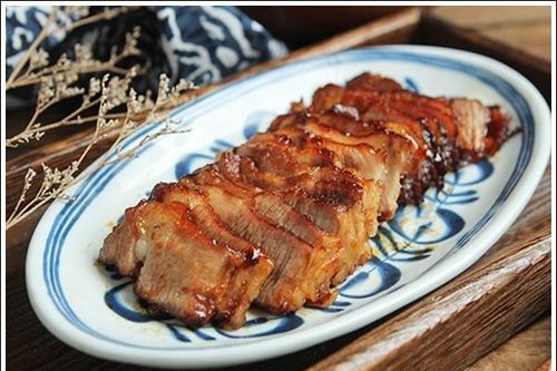 Chỉ với nồi cơm điện, bạn có ngay món thịt nướng ngon hơn ngoài hàng