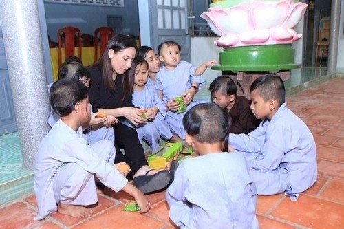 Căn nhà giản dị đến không ngờ của nữ ca sĩ đông con nhất Việt Nam