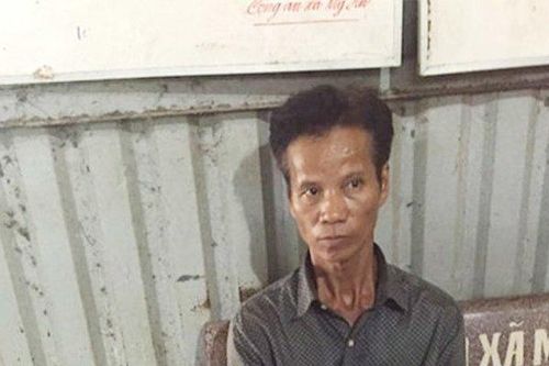 Tạm giữ kẻ điên tình đột nhập nhà vợ cũ với ý định chích điện giết người