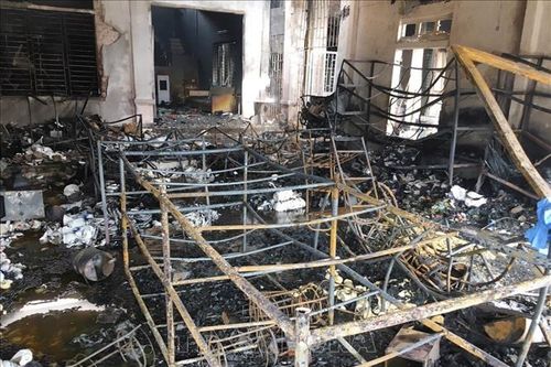 'Bà hỏa' thiêu rụi cửa hàng bán đồ tiêu dùng tại Nghệ An