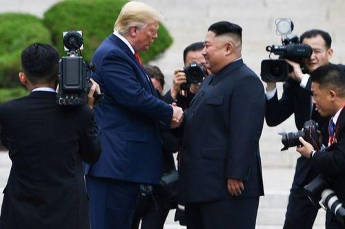 Tổng thống Trump phản ứng bình thản trước vụ phóng tên lửa của Triều Tiên