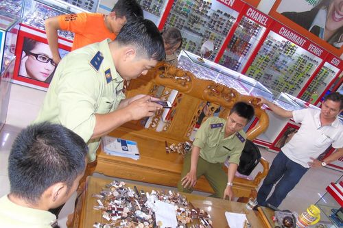 Quảng Nam: Phát hiện và thu giữ hơn 1.000 đồng hồ giả