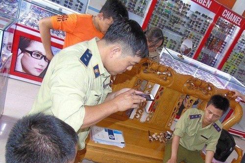 Quảng Nam: Phát hiện 1.087 đồng hồ ROLEX, OMEGA, LONGINES,... nghi giả mạo