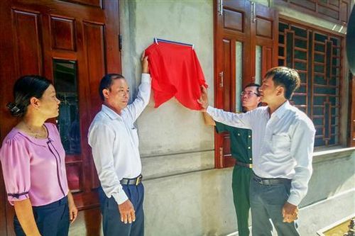 Khánh thành nhà 'Nghĩa tình đồng đội' cho cựu chiến binh