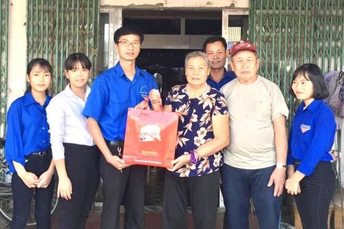 Tuổi trẻ Sơn Dương 'Uống nước nhớ nguồn'