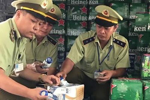 Phát hiện vụ vận chuyển bia Heineken và sữa Ensure Original ngoại nhập