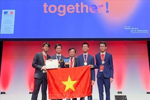 Việt Nam giành 2 Huy chương Vàng tại Olympic Hóa học quốc tế năm 2019