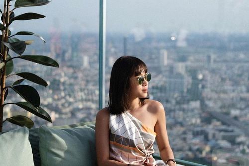Quầy bar lát kính mạo hiểm, vẻ sang chảnh ở nhà hàng cao nhất Bangkok