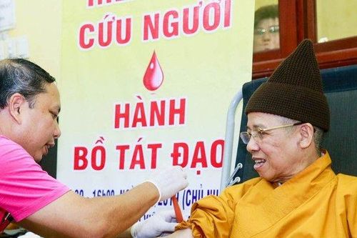 Gần 500 tăng ni phật tử tham gia 'Ngày hội Hiến máu cứu người'