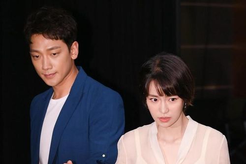 Bi Rain sánh đôi bên 'nữ hoàng cảnh nóng' Lim Ji Yeon
