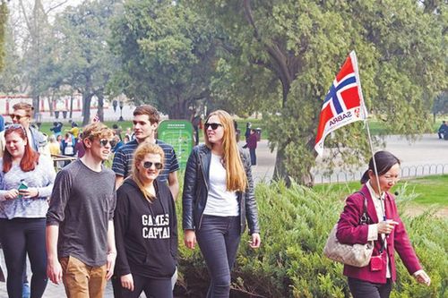 Phát triển nguồn nhân lực du lịch chất lượng: Bao giờ hết cảnh 'vừa thừa, vừa thiếu'?